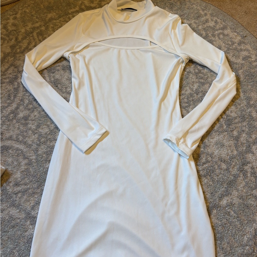 Longsleeve Cut-Out Bodycon Dress